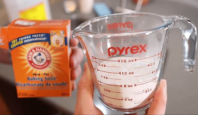 Sóda bikarbóna v odmerke.