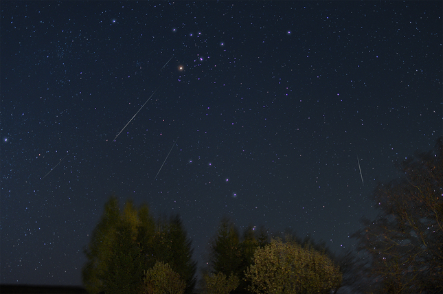 Meteorický roj Tauridy.