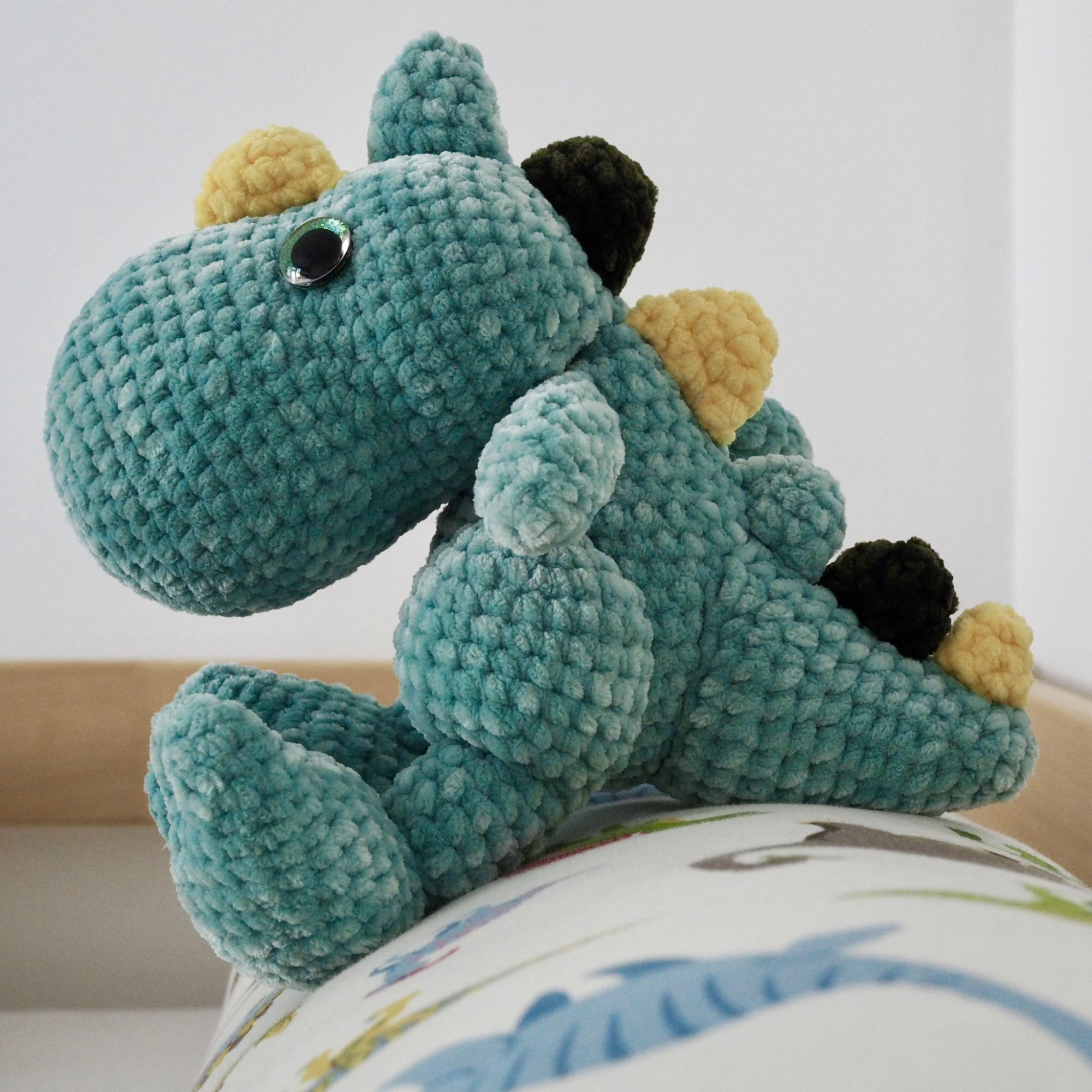 Návod na háčkovaného Tyranosaura