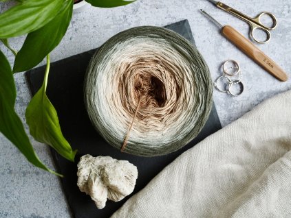 Duhová příze YarnMellow Butterfly- Limitka by Míša Málková- Únor