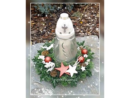 Vánoční smuteční svícen na hrob