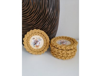 Sada pěti háčkovaných podtácků - motiv včely