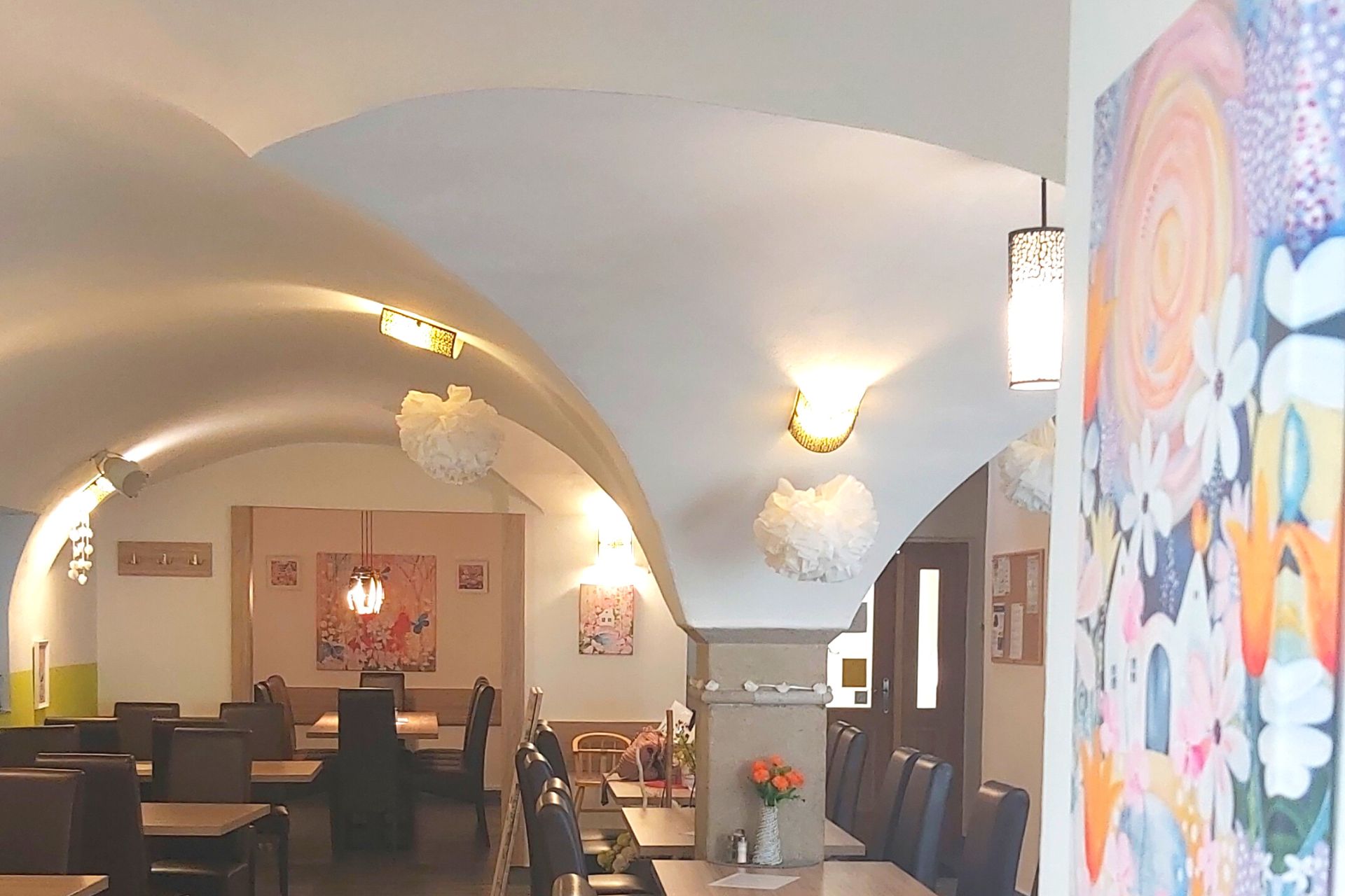 Dlouhodobá výstava obrazů Země poká blahem: restaurant Slunce