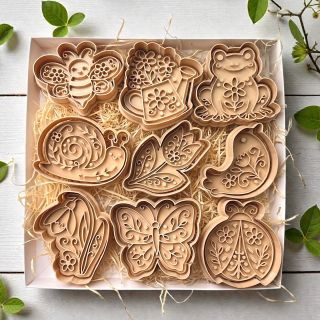 Připravujeme 🌷🌱 #jaro #tvoritko #jarni #jarojezadvermi #peceni #tvoreni #tvorime #susenky #pernicky #keramika #snezenka...