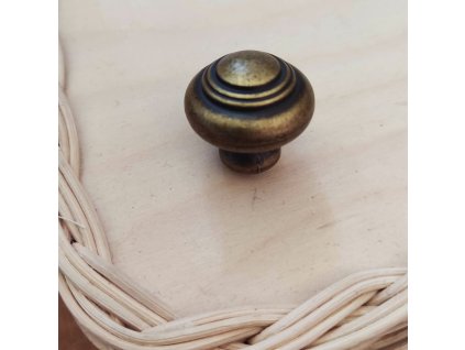 Okrúhly úchyt staromosadz