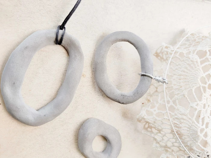 Výtvarka s Amosem - výroba silikonové formy na šperky