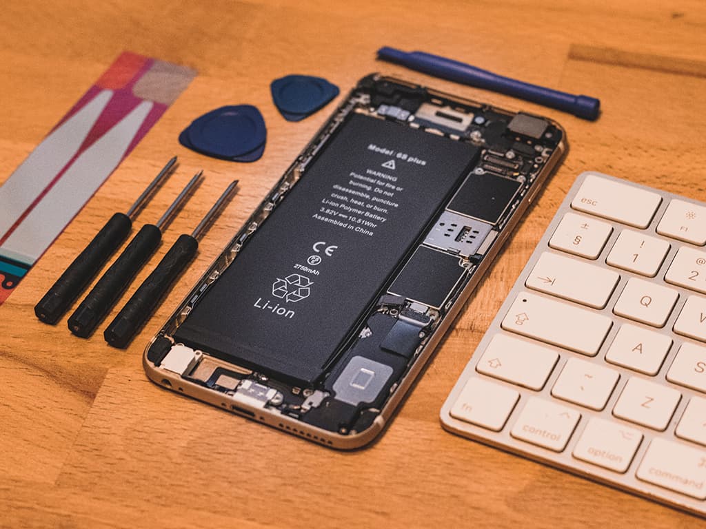 LETNÍ AKCE na výměnu baterie v iPhonu