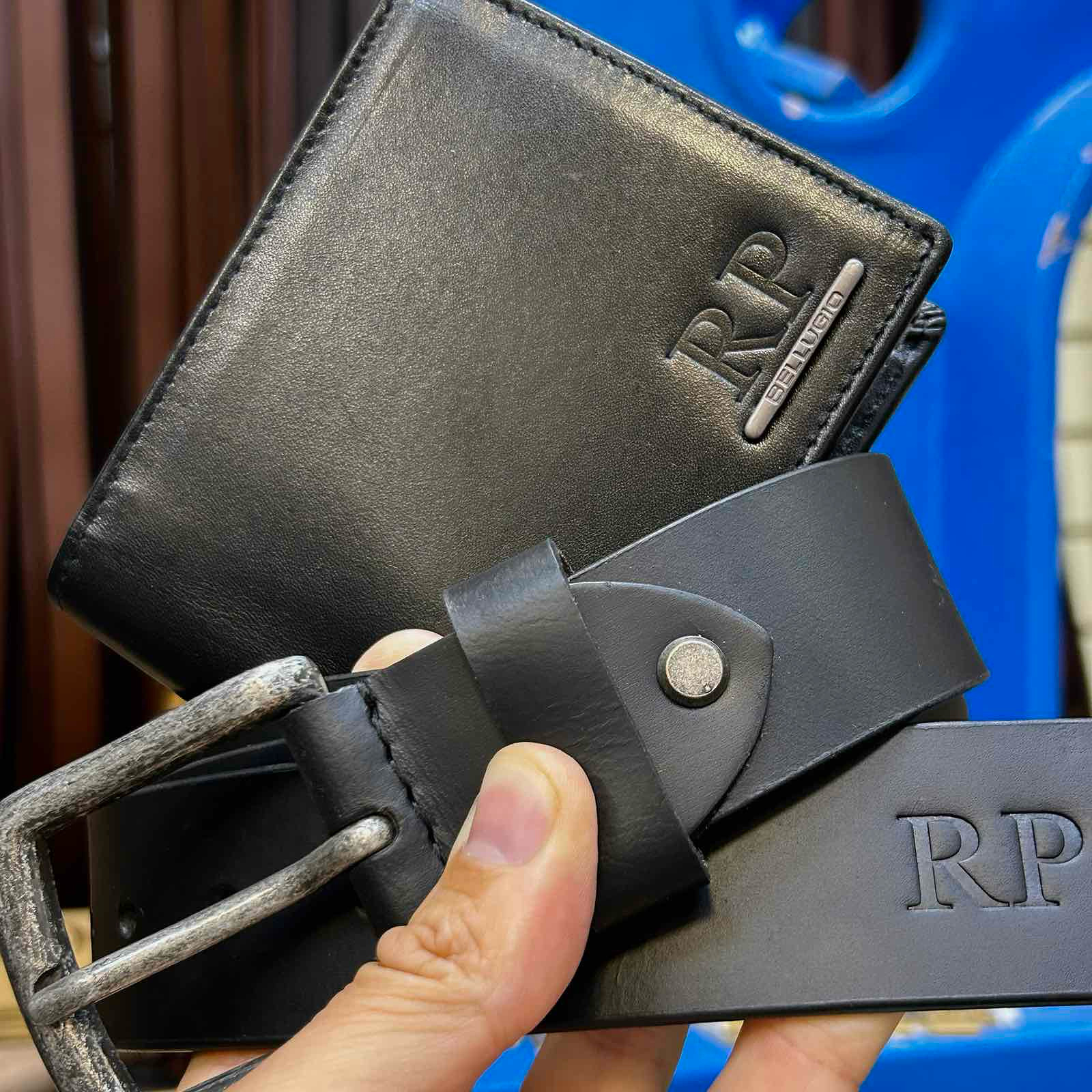 Kožený set peněženka a pásek s vlastním monogramem