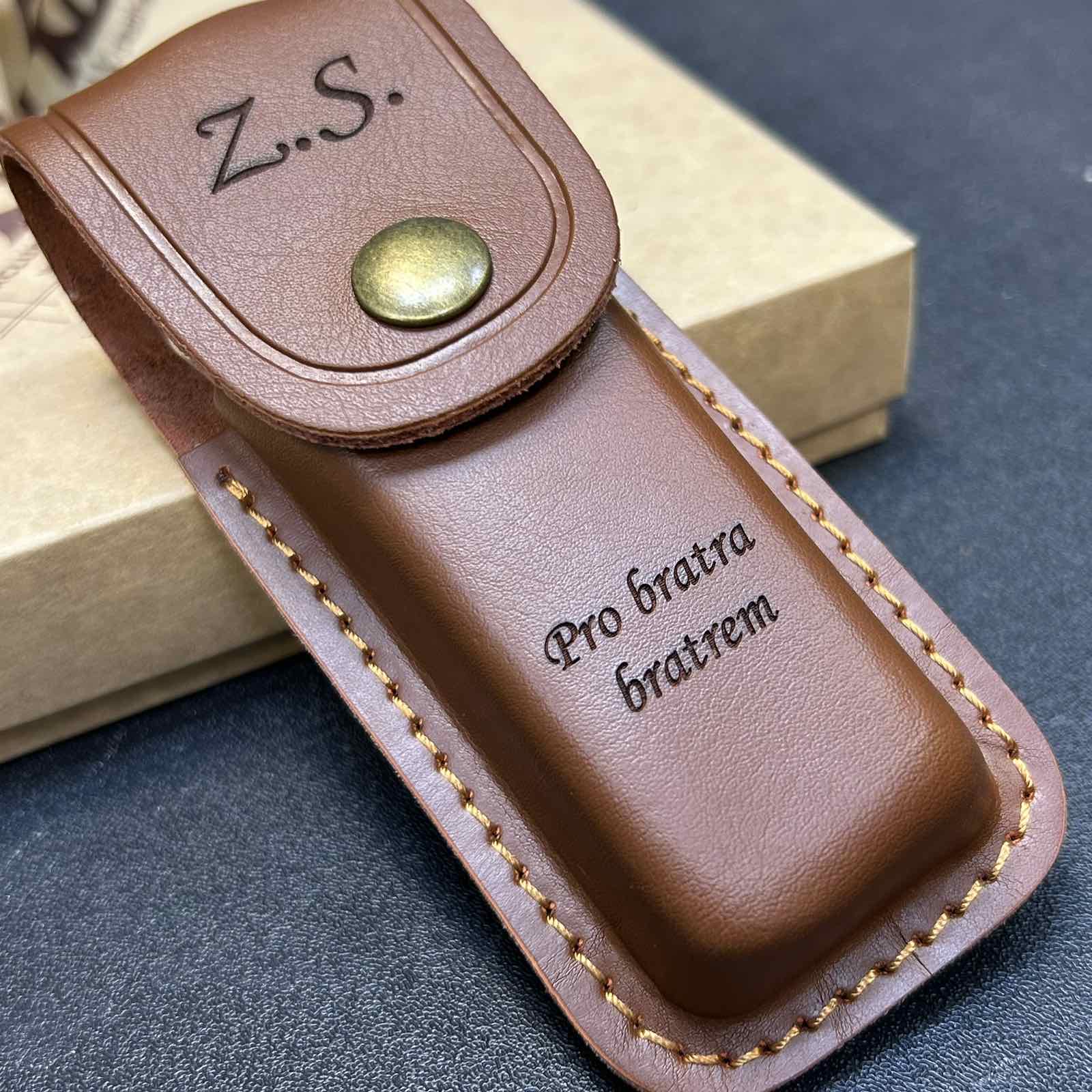 Kožené pouzdro na nože s vlastním textem a monogramem