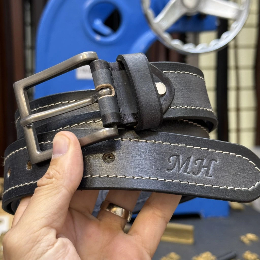 Pánský šedý prošívaný kožený pásek COMBO Leather šedá