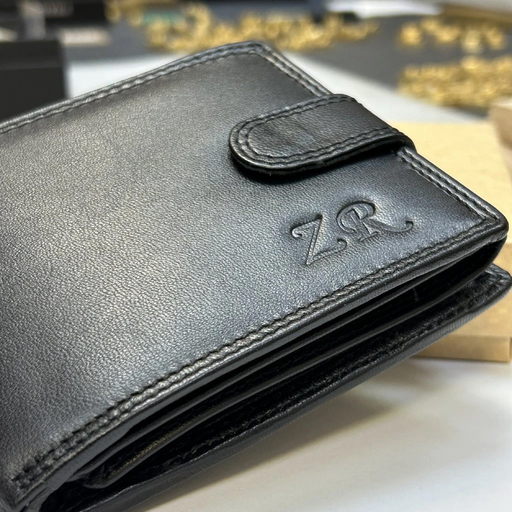 Pánská černá kožená peněženka RFID BEORIGINAL Leather s monogramem