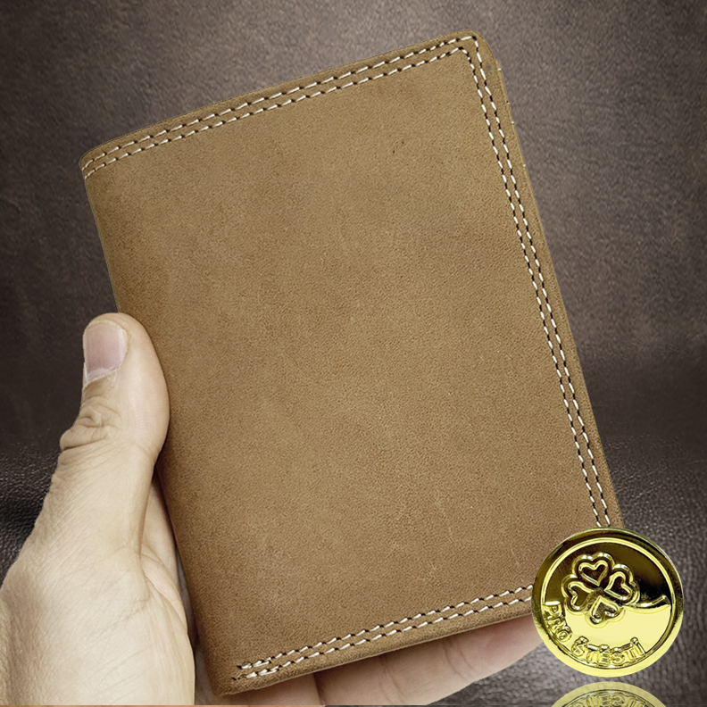 Luxusní kožená peněženka s ražbou monogramu