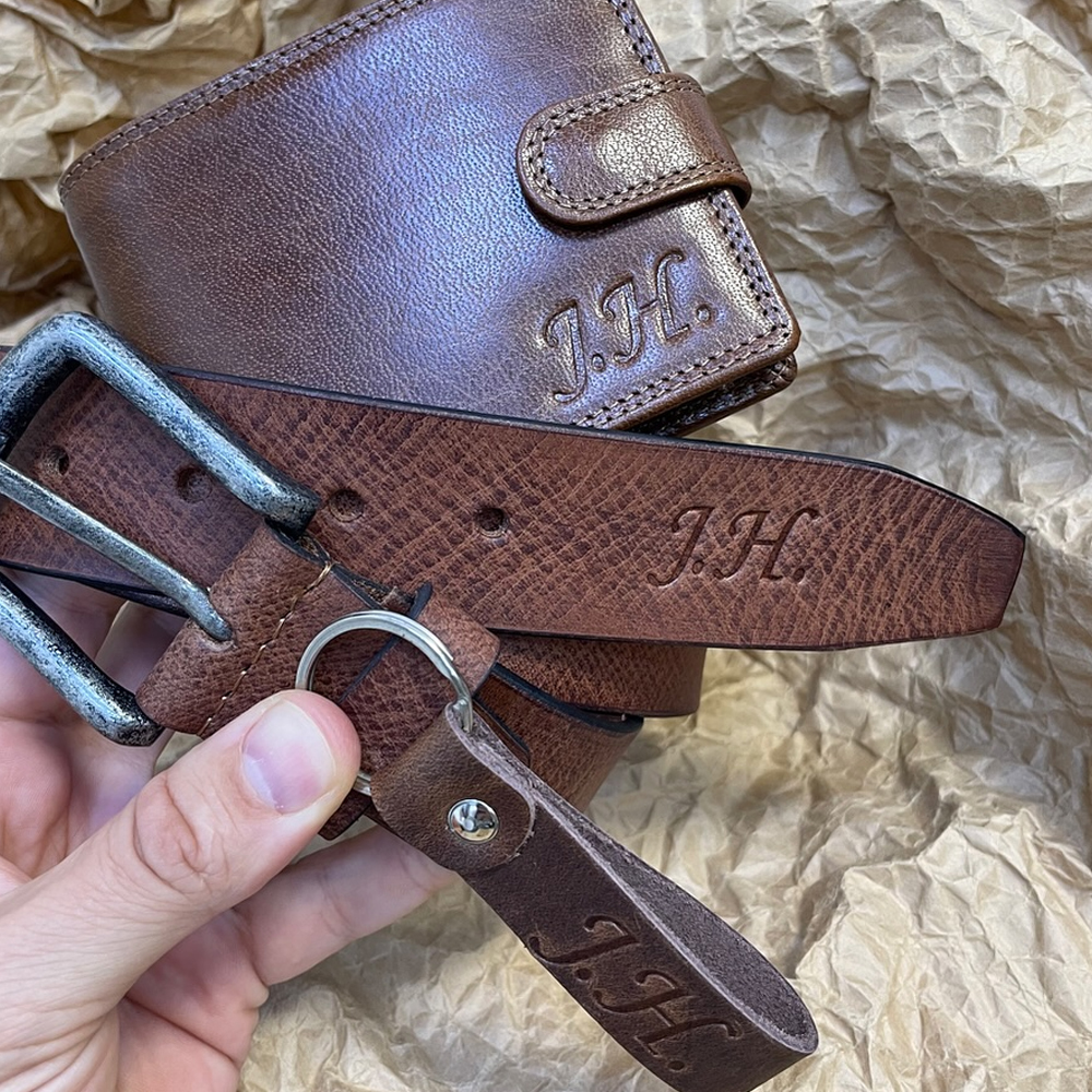 Kožený set s monogramem