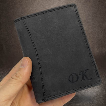 Pánská černá kožená peněženka GURU Leather s monogramem (ražba)