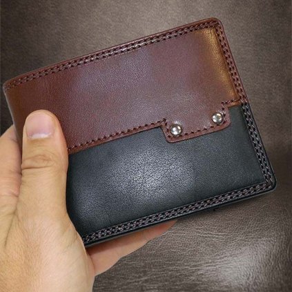Pánská černo hnědá kožená peněženka PREMIUM Leather s monogramem (ražba)