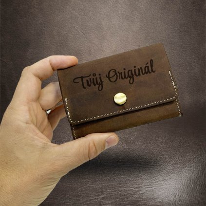 Mini retro kožená peněženka TILLBERG s tvým vlastním monogramem a textem