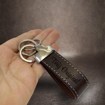 Hnědá velká kožená klíčenka BEORIGINAL LEATHER s tvým vlastním textem