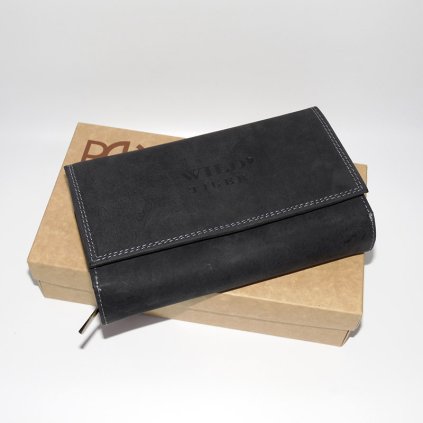 Dámská černá kožená peněženka WILD Leather s monogramem (ražba)