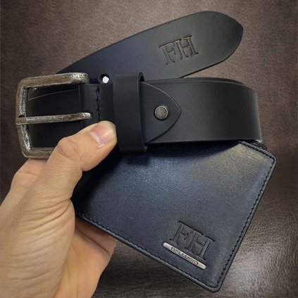 Pánský kožený set RFID BELLUGIO Leather černý kožená peněženka a kožený pásek s monogramem (ražba)