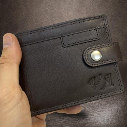 Pánská hnědá kožená peněženka RFID BEORIGINAL Leather s monogramem (ražba)