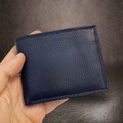 Malá modrá SLIM kožená peněženka BEORIGINAL Leather s monogramem (ražba)