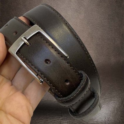 Dámský prošitý tmavě hnědý kožený pásek DEUTSCHLAND Leather s monogramem (ražba) lze zkrátit