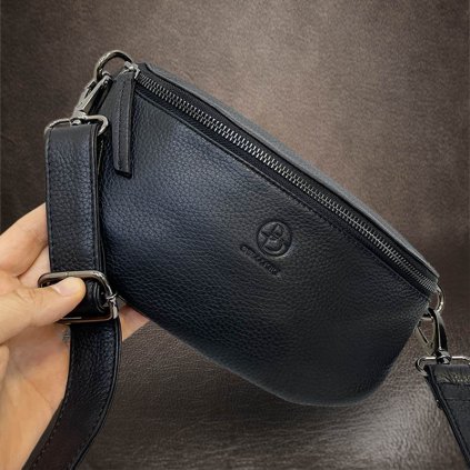Dámská černá kožená ledvinka BELLUGIO Leather | velikost S malá