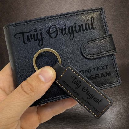 Pánský černý kožený set peněženky a klíčenky s vlastním monogramem, textem