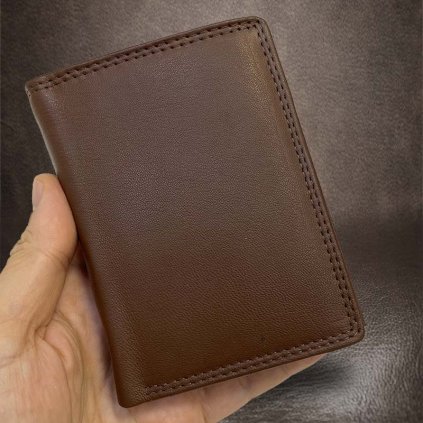 Pánská tmavě hnědá SOFT kožená peněženka RFID BEORIGINAL Leather s monogramem (ražba)