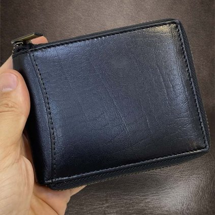 Pánská černá kožená peněženka ZIPPER ROYAL Leather s monogramem (ražba)