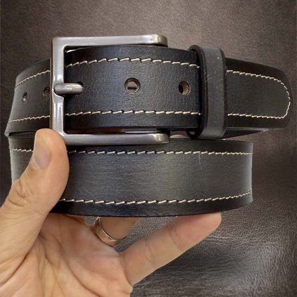 Pánský šedý prošívaný kožený pásek COMBO Leather šedá / černá s monogramem (ražba) lze zkrátit