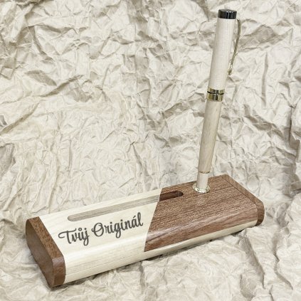 Luxusní dřevěné pero se stojánkem a vlastní personalizace gravírování — originální dárek Originální personalizace na míru