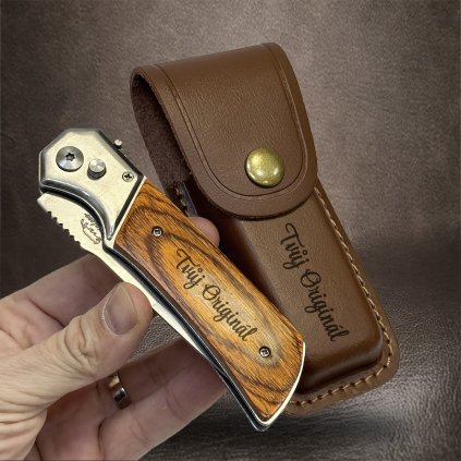 Kvalitní vyklápěcí nůž s pouzdrem a vlastním textem, monogramem  + prémiové dárkové balení BE Original