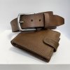 Pánský luxusní kožený set ROYAL LEATHER hnědá kožená peněženka a pásek s monogramem (ražba)