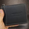 Pánská černá kožená peněženka Leon ZIPPER s monogramem a vlastním textem