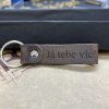 Kožená klíčenka BEORIGINAL Leather s vlastním textem  Možnost gravírování z obou stran