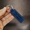 Modrá kožená klíčenka BEORIGINAL Leather s vlastním textem