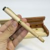 Luxusní dřevěné pero se stojánkem a vlastní personalizace gravírování — originální dárek  Originální personalizace na míru