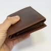 Pánská tmavě hnědá kožená peněženka na výšku PERSONIQ Be Leather RFID s gravírováním textu,  monogramu, fotky  + Akce - zlatá mince Pro štěstí ZDARMA
