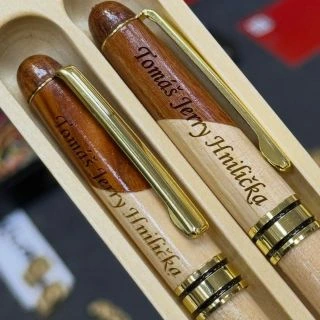 Každý z těchto produktů nese víc než jen design. ✨ Nese příběh. Vzpomínky, emoce, okamžiky, na kterých opravdu záleží – ať...