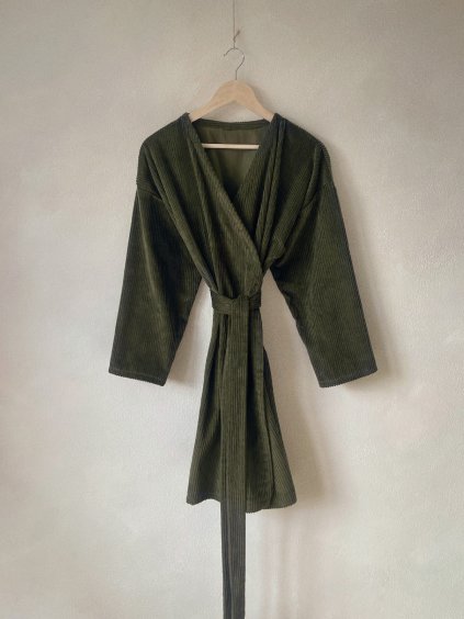 Menčestrové zavinovacie šaty tmavozelené
