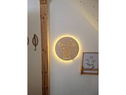 dřevěné světýlko- holčička