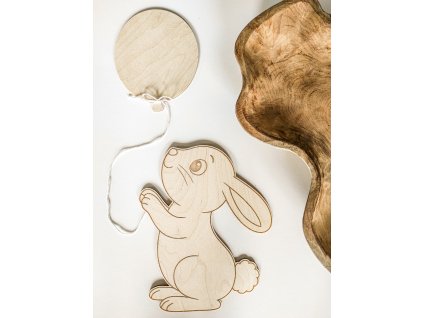 Dřevěný zajíček s balónem