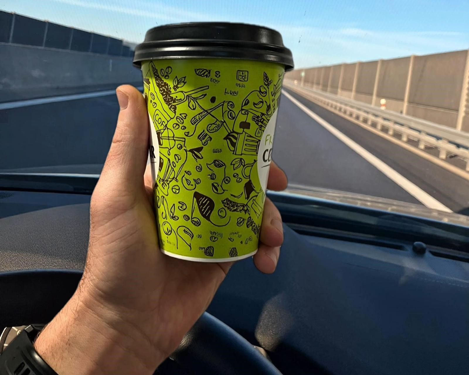 Príprava nápoja na cestách