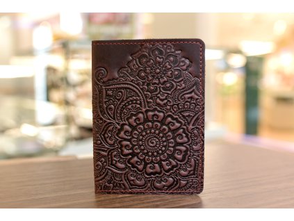 1720 obal na pas s reliefem kvetouci zahrada kuze crazy horse vinova