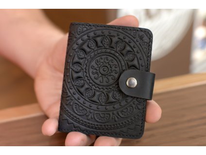 2449 4 organizator na karty id22 s reliefem mandala kuze crazy horse cerna