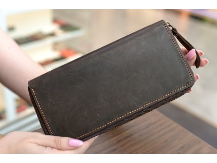 Peněženka velka na zip bez reliéfu (bez popruhů). Kůže "Crazy Horse" tm.hnědá