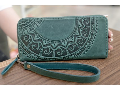 2896 penezenka velka na zip s reliefem hucul kuze crazy horse tyrkysova