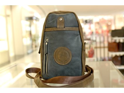 2995 17 naprsni taska sovan kuze crazy horset tm modra tm hneda