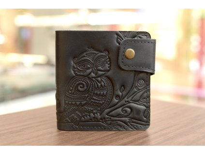 319 skladaci ctvercova penezenka s reliefem sovicka kuze crazy horse cerna